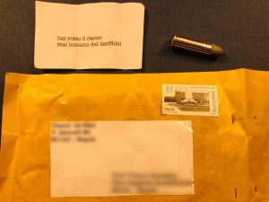 La lettera minatoria ricevuta dal titolo del Lanificio25.