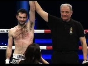 Luca Cefariello dopo la vittoria in finale a Torino.