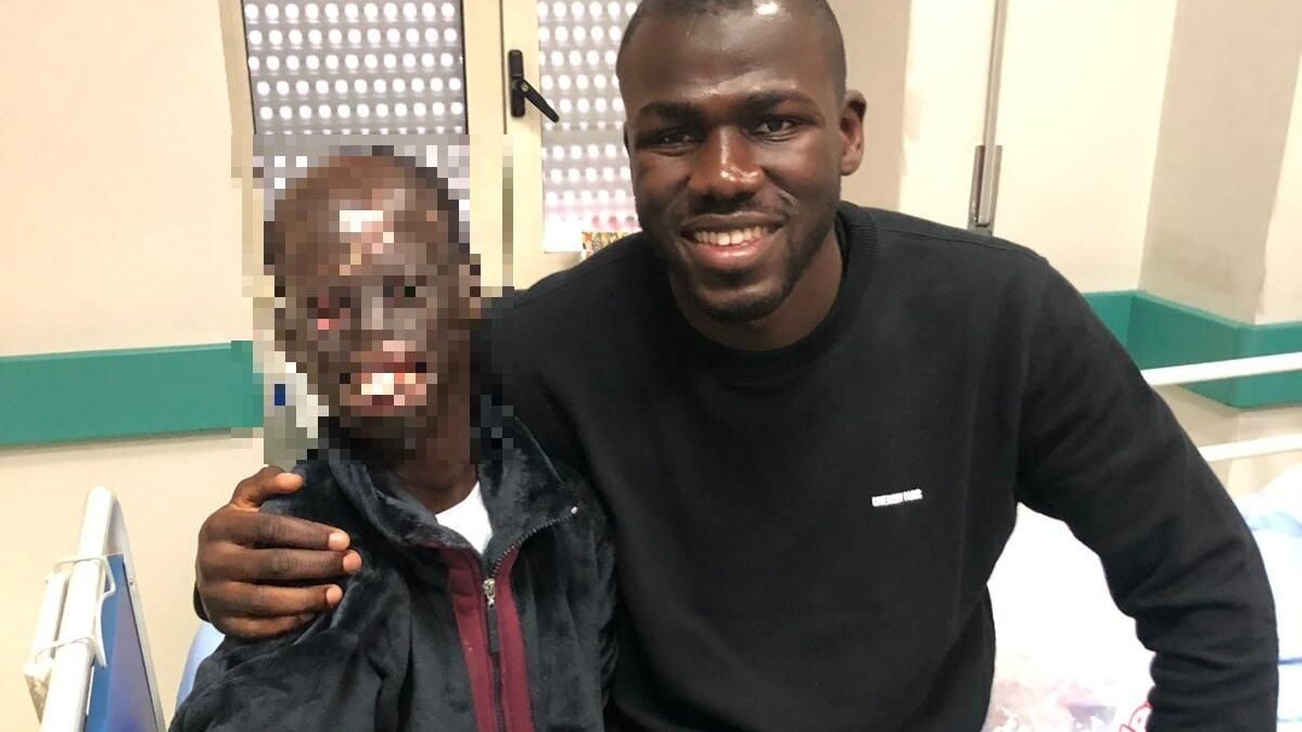 Cheikh Ndiaye con Kalidou Koulibaly.
