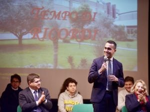 Luigi di Maio nel liceo di Pomigliano d’Arco
