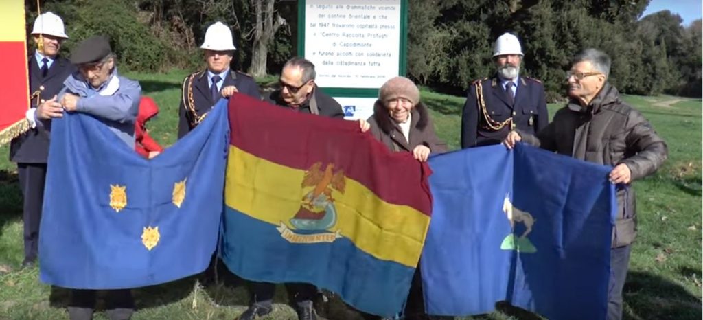Le bandiera di Istria, Fiume e Dalmazia, durante la Giornata del Ricordo del 2016 al Bosco di Capodimonte.