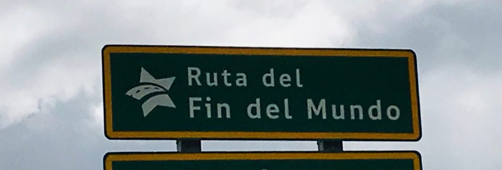 Il cartello della strada che porta "alla fine del mondo"