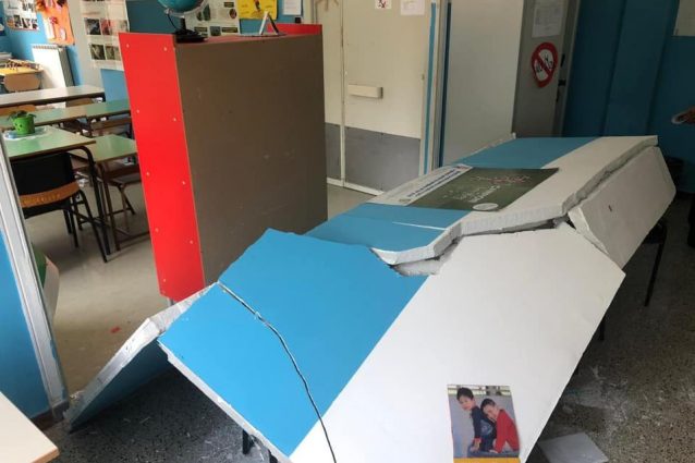 La parete crollata nella scuola di Sant’Anastasia
