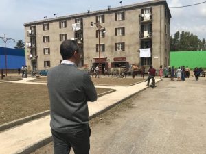 Il sindaco di Napoli, Luigi De Magistris, sul set della seconda stagione de "L'Amica Geniale".