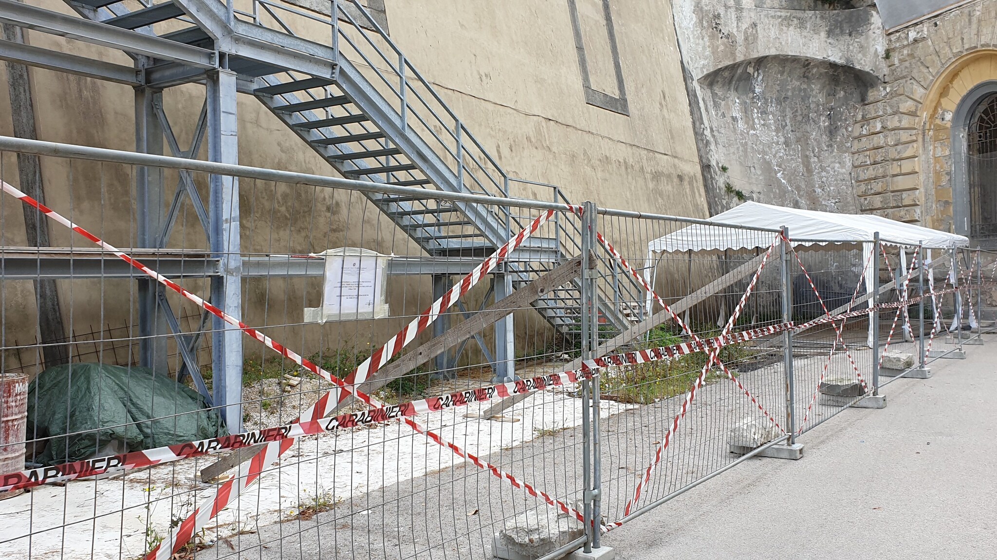 L'area dell'ex-Galoppatoio di Palazzo Reale sequestrata dai Carabinieri.