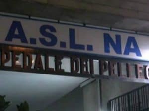 L’ingresso dell’ospedale Pellegrini di Napoli