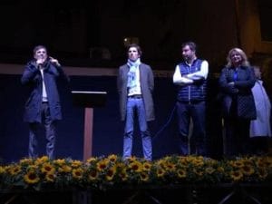 Matteo Salvini sul palco di San Giuseppe Vesuviano, assieme al sindaco Vincenzo Catapano.