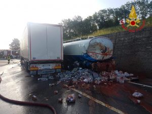 L'incidente avvenuto in mattinata sull'A16 Napoli-Canosa.