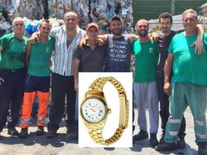 I netturbini che hanno ritrovato l’orologio d’oro (Foto: Pozzuoli21.it)