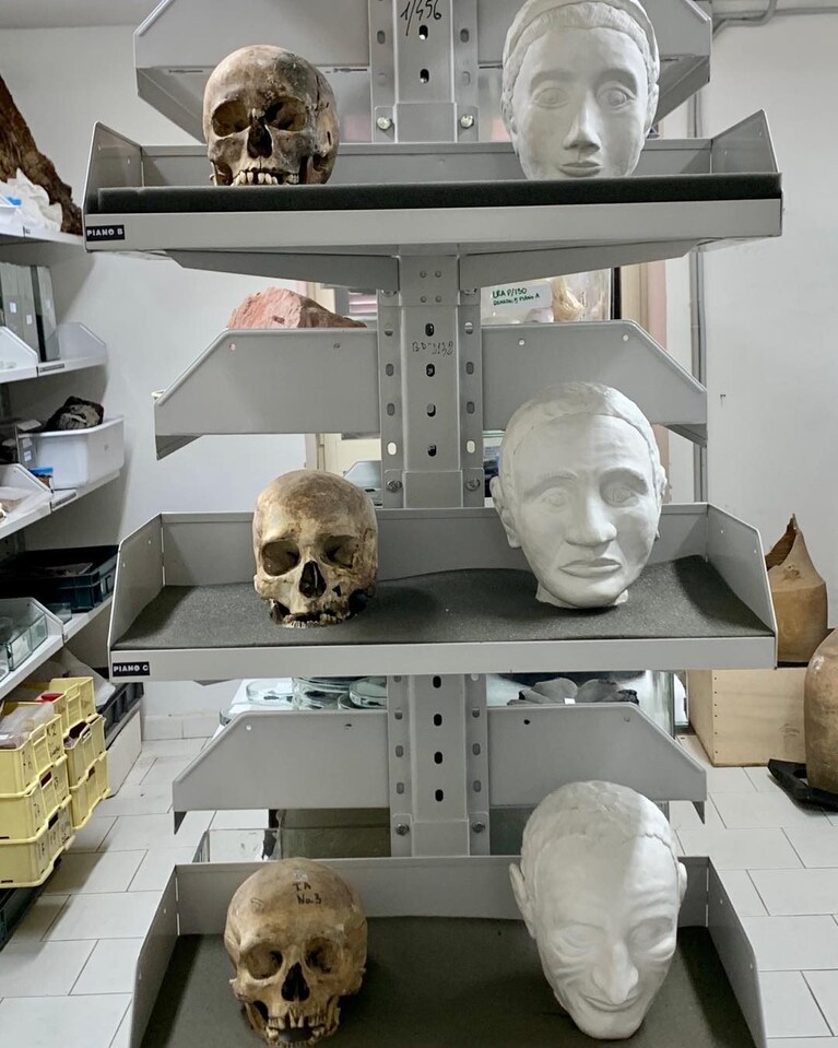 Alcuni dei volti ricostruiti nel laboratorio di ricerche applicate. [Foto @Massimo Osanna]