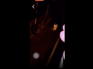 La ragazza travestita da Samara su via Caracciolo, nel Rione Salicelle di Afragola.