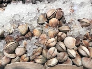 Controlli alla Vigilia di Natale, a Giugliano sequestrati mille chili di cibo in pessimo stato