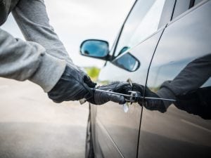 Cavallo di ritorno per l’auto rubata a Pozzuoli, ma è dei Panzarottari di Afragola: “Siamo guappi pure noi”