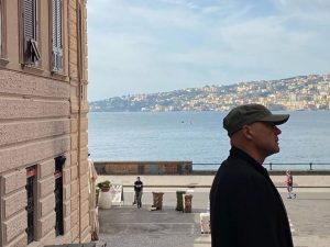 Luca Zingaretti su via Chiatamone.
