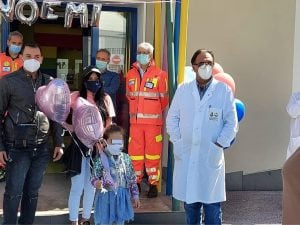Noemi e i suoi genitori all’ospedale Santobono