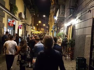 Sicurezza a Napoli, arriva la zona rossa anche a Chiaia: la decisione del prefetto