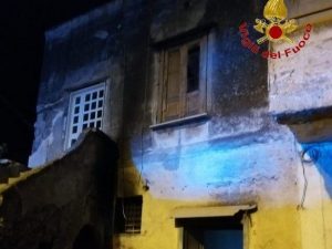 L'appartamento interessato dall'incendio a Sirignano (Avellino).