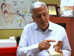 Il dottor Antonio della Volpe, chirurgo dell'ospedale Santobono.