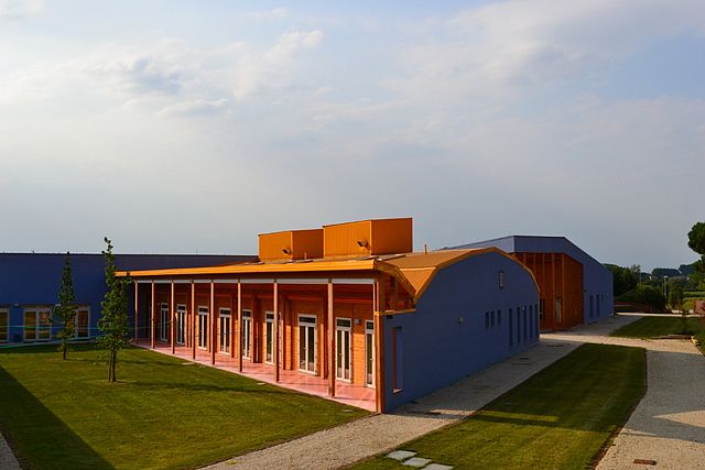 La scuola ecologica dell'Infanzia Emanuele Luzzati a Vinovo (Torino).