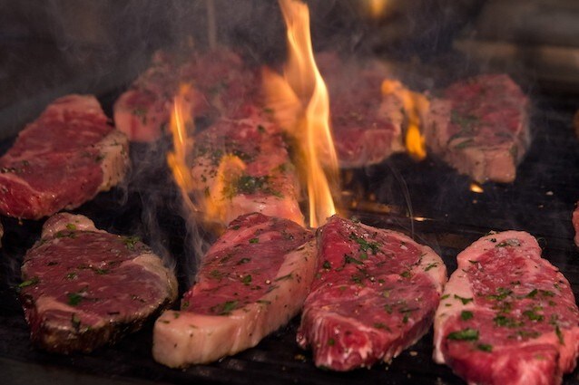 La carne alla brace responsabile delle malattie neurodegenerative