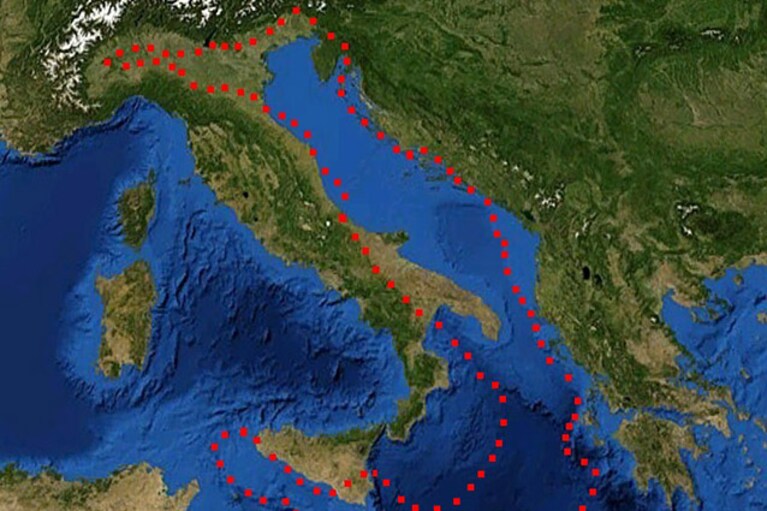 Movimento della placca adriatica verso i Balcani