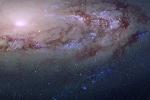 M90 – Credit: NASA, ESA, STScI, and V. Rubin (Carnegie Institution of Washington), D. Maoz (Tel Aviv University/Wise Observatory) and D. Fisher (University of Maryland)