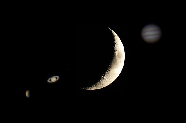 Il cielo di marzo dà spettacolo: Superluna del Verme, comete e una super congiunzione astrale