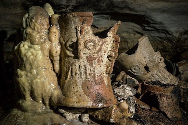 Grotta inesplorata e piena di tesori Maya scoperta in Messico: ecco cosa hanno trovato