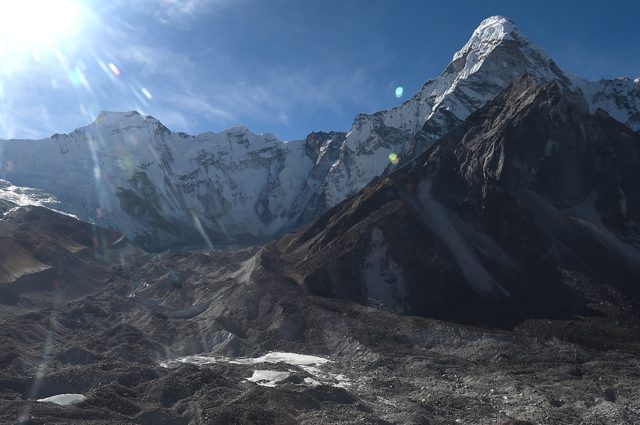 L'Himalaya perde ogni anno 8 miliardi di tonnellate di ghiaccio: scioglimento raddoppiato