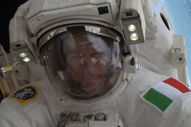 Luca Parmitano durante la prima EVA Credit: ESA