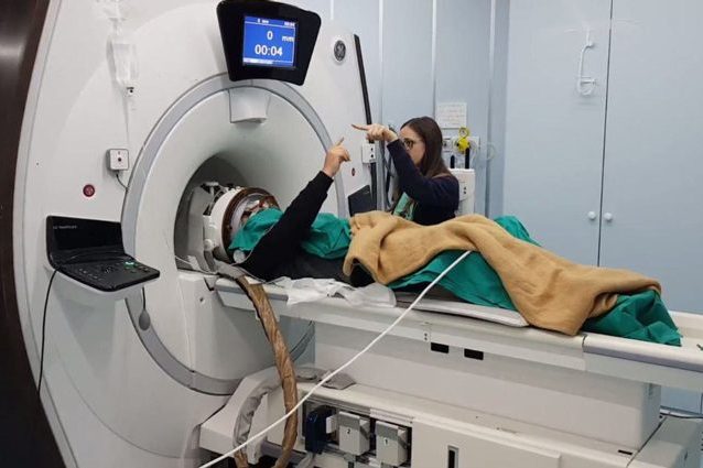 Un paziente sottoposto al trattamento di MRgFUS. Credit: RSNA/Università dell’Aquila