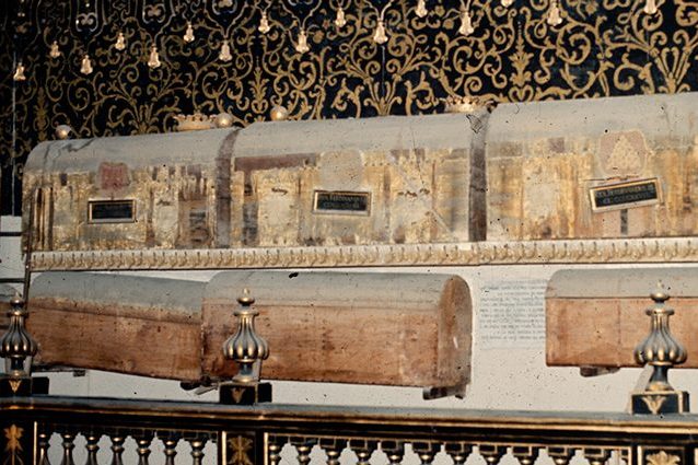 Sarcofaghi in legno nella Basilica San Domenico Maggiore di Napoli. Credit: Università di Pisa