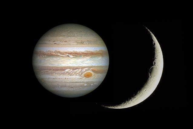 Giove e la falce di Luna. Credit: Giove/NASA – Luna/Andrea Centini