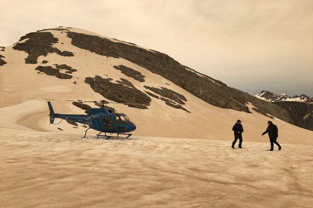 Ghiaccio e neve color caramello sulle montagne della Nuova Zelanda