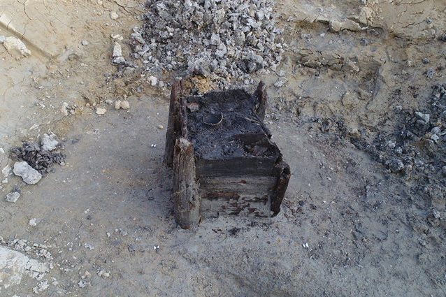 La cassa in legno del Neolitico. Credit: Archaeological Centre in Olomouc