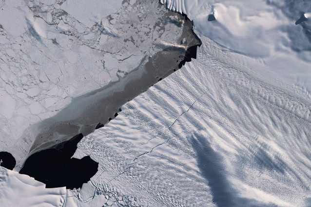 L’iceberg staccatosi dal ghiacciaio di Pine Island. Credit: ESA