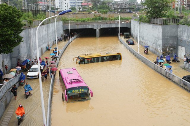 Alluvioni catastrofiche in Cina ed Europa: entro il 2100 saranno più frequenti (e vicine a noi)