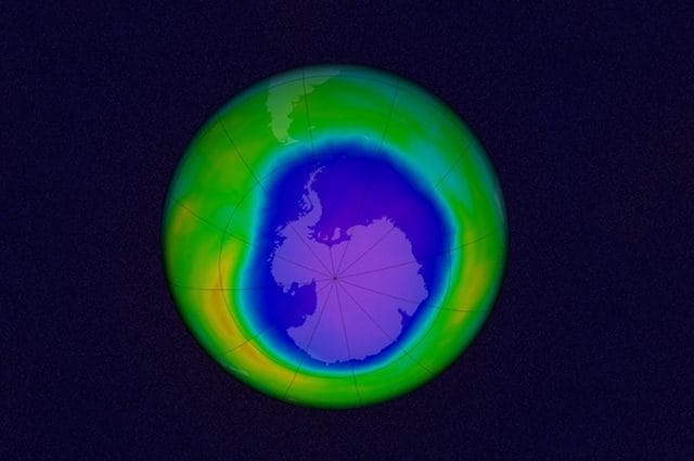 Il buco nell'ozono ha raggiunto dimensioni mostruose: è più grande dell'Antartide e cresce ancora