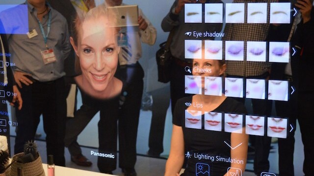 Panasonic Specchio virtuale