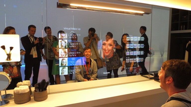 Panasonic Specchio virtuale