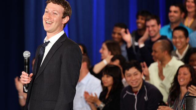 zuckerberg facebook risata