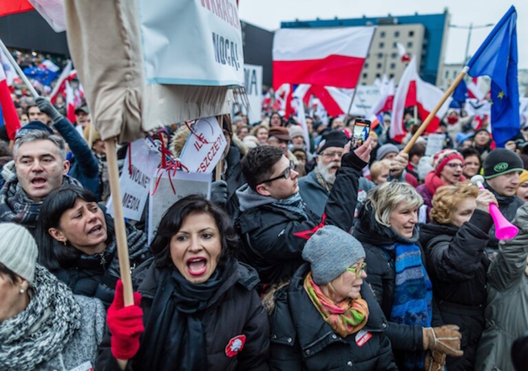 polonia legge media manifestazione