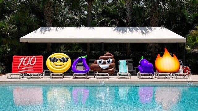 emoji-piscina-mare
