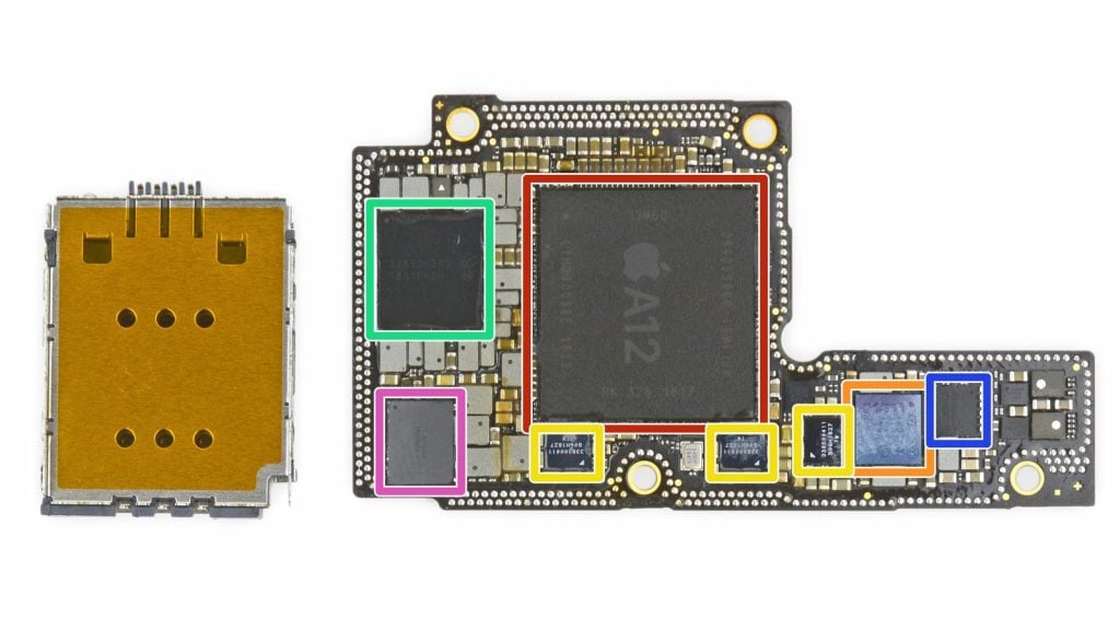 Il processore Apple A12, in rosso (Foto: iFixit)