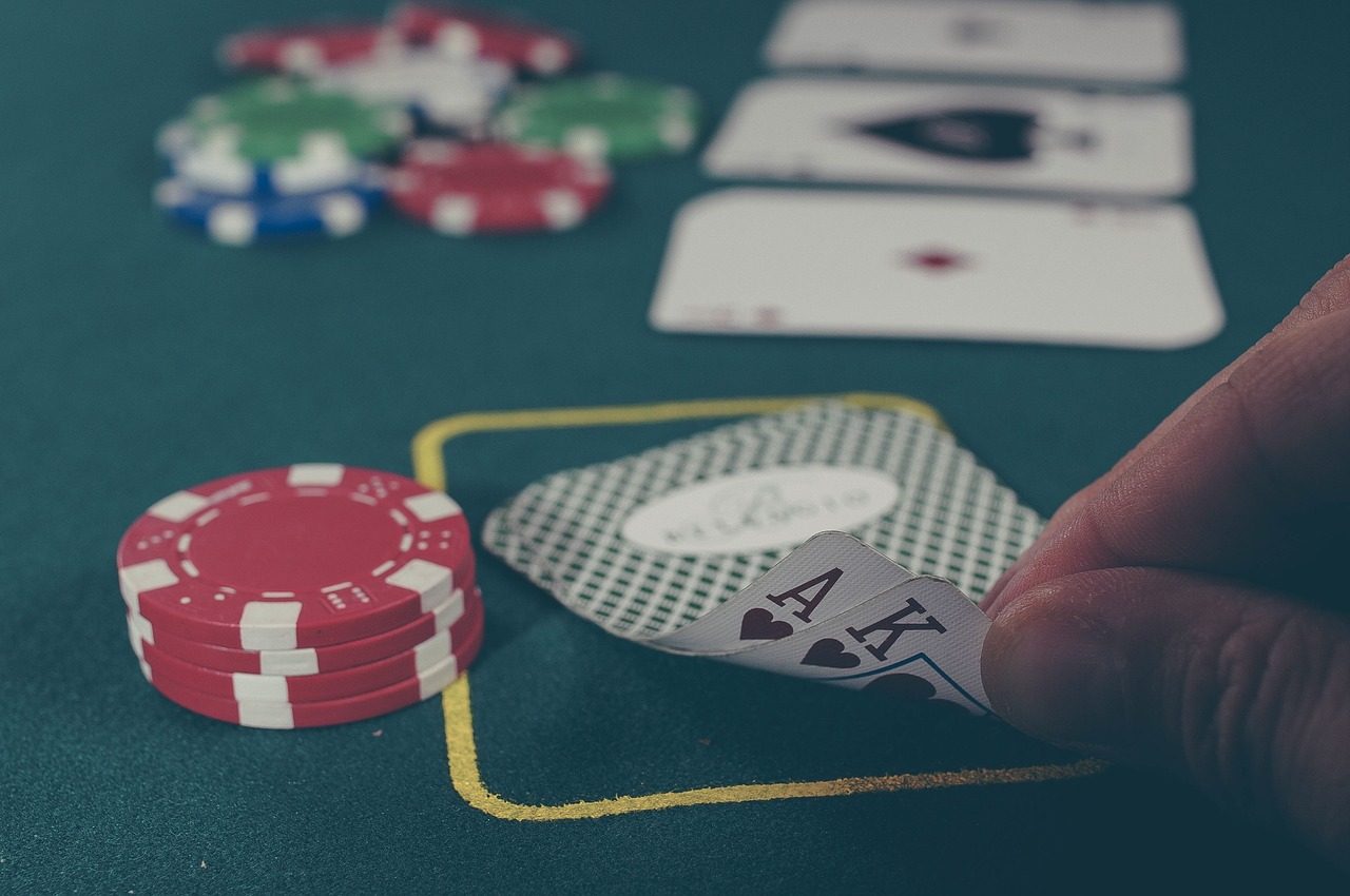 Facebook ha creato un'intelligenza artificiale in grado di battere interi tavoli di poker