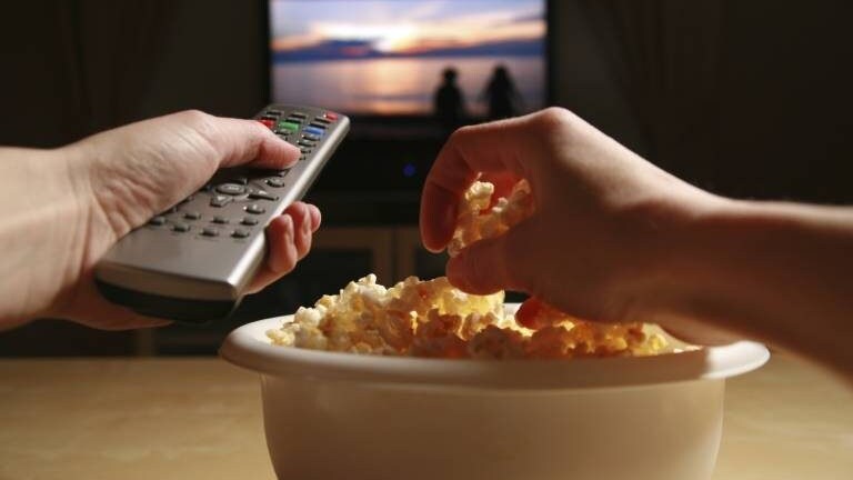 Nuovo digitale terrestre: chi deve cambiare TV (e può come farlo con il bonus statale)