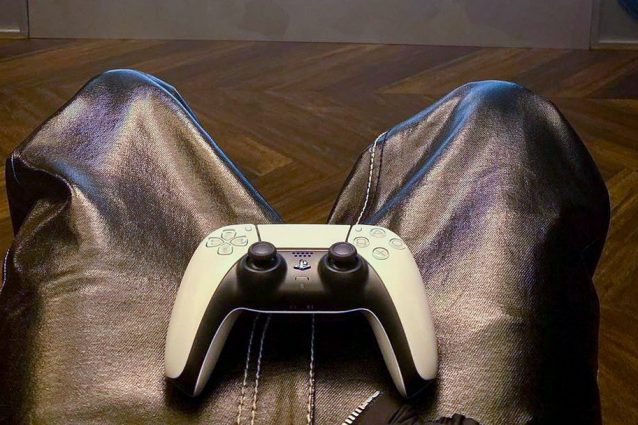 Il rapper Travis Scott ha già in mano una PlayStation 5