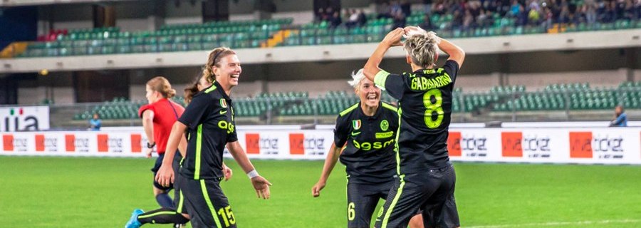 L'esultanza di Melania Gabbiadini (Foto dalla pagina Facebook dell'AGSM Verona Calcio Femminile)