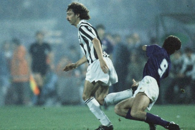 Alejnikov giocò solo un anno con la Juventus, con cui vinse Coppa Uefa e Coppa Italia nel 1990.