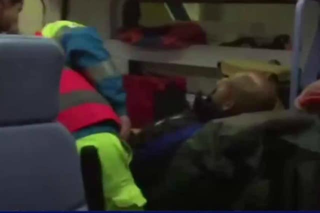 Felipe Melo accompagnato in ambulanza in ospedale